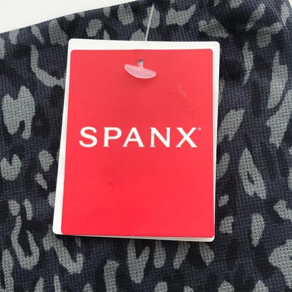 NEW SPANX Active Blue/Gray Leopard Capris S: S - Picture 2 of 3